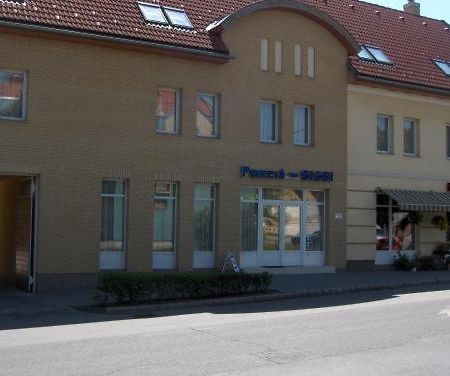 Hotel Panzio Sissi Gödöllő Zewnętrze zdjęcie
