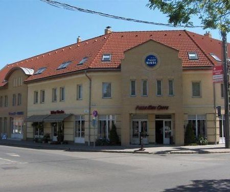Hotel Panzio Sissi Gödöllő Zewnętrze zdjęcie